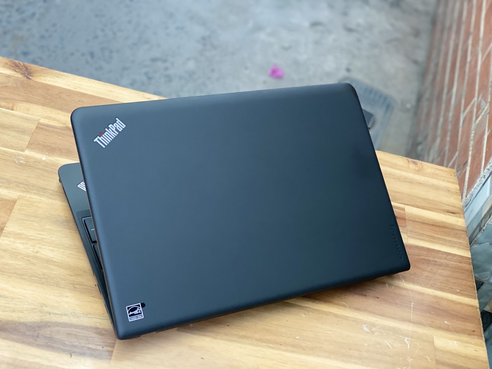 Hình ảnh Lenovo Thinkpad E570 i5 giá rẻ