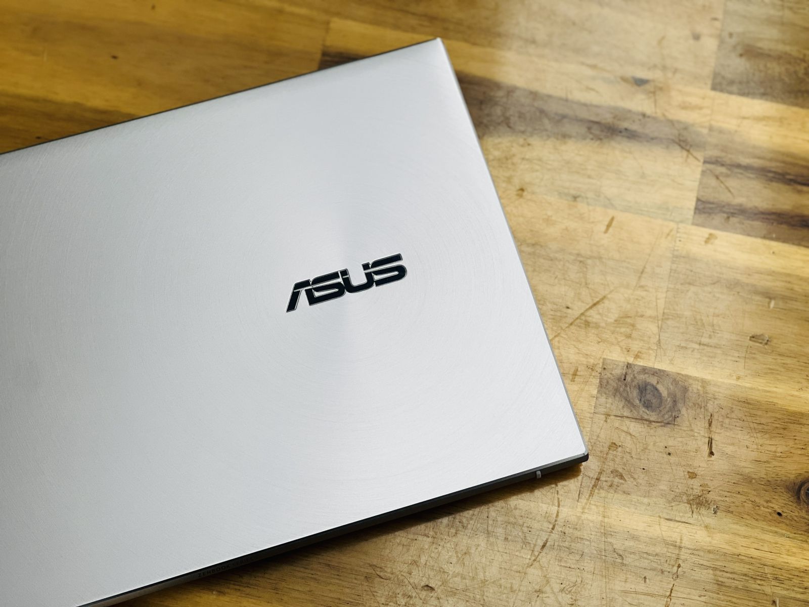Asus Zenbook UX425EA i5 1135G7 Gen 11/ Ram8G/ SSD512/ Full HD/ Tràn Viền/ Siêu Mỏng/ Vỏ Nhôm/ Giá rẻ