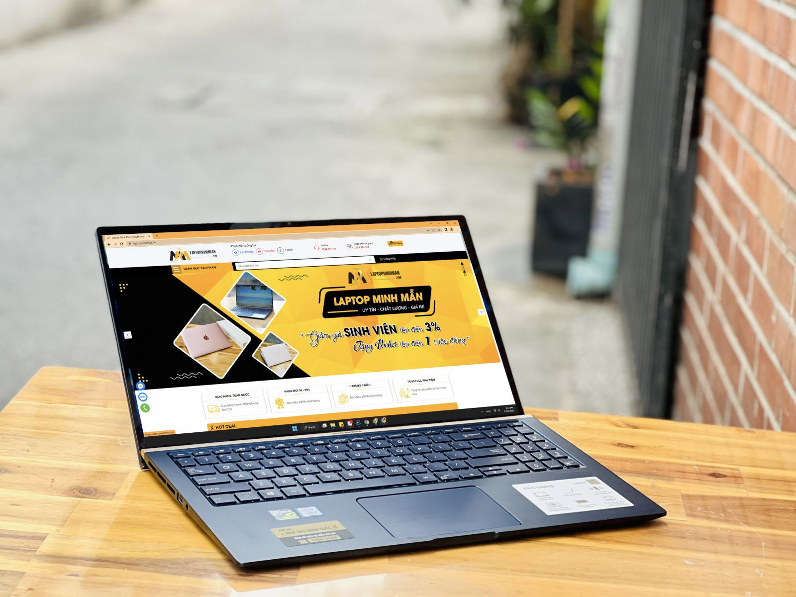 Asus Zenbook UX533FD I5 8265U/ RAM 8GB SSD 256GB/ GTX 1050/ FULL HD/ TRÀN VIỀN VÀNG GOLD/ GIÁ RẺ