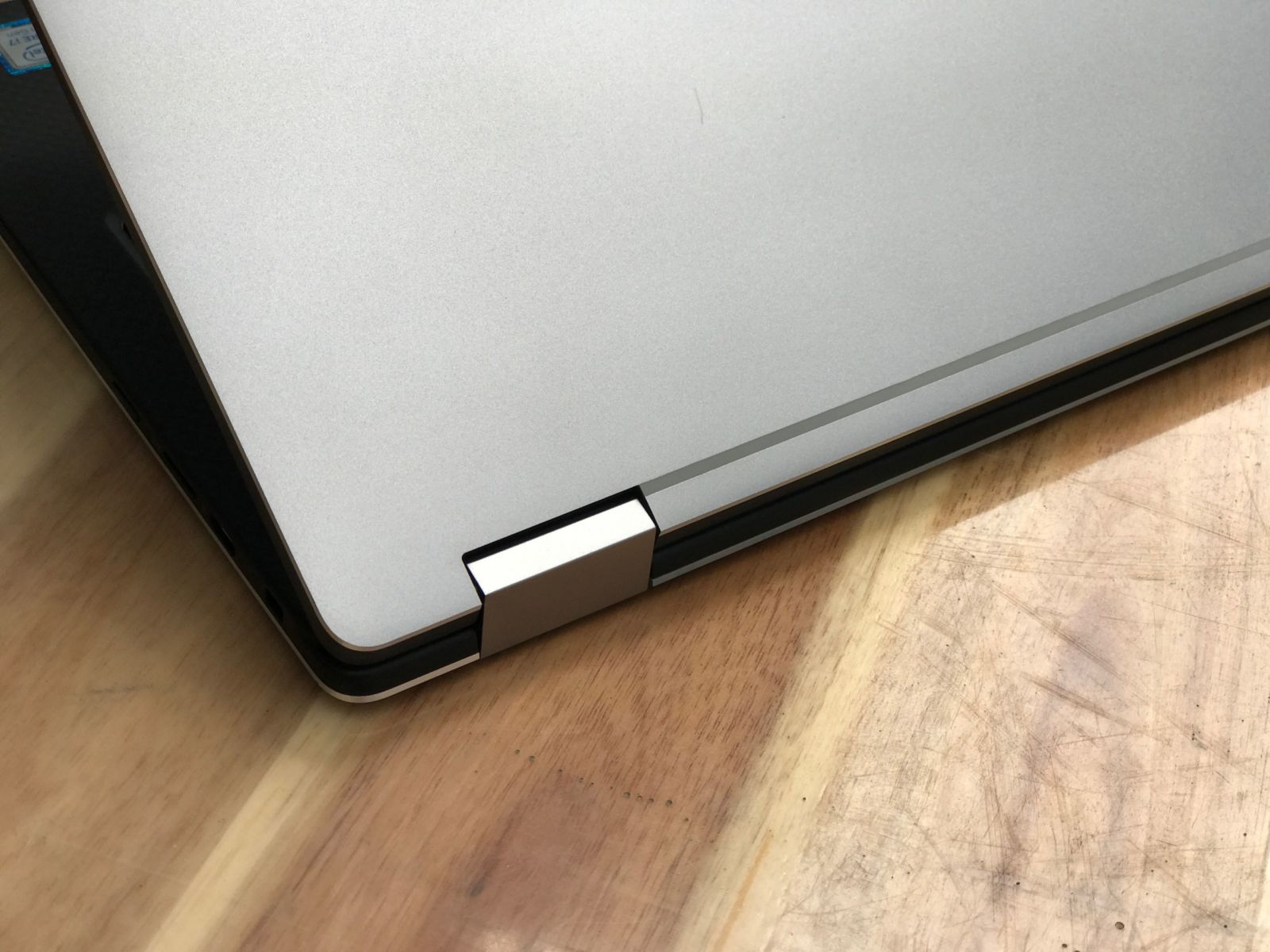 Dell XPS 13 9365 I7 7Y75/ Ram 16GB SSD 512GB/ 13.3inch 3K QHD+/ Cảm Ứng Lật Xoay/ Viền Mỏng/ Giá Rẻ