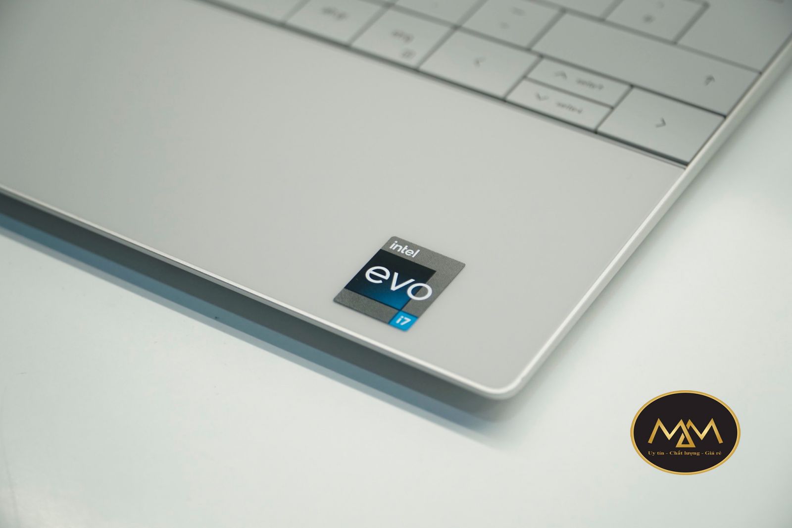 Dell XPS 13 9320 i7 1260P giá rẻ