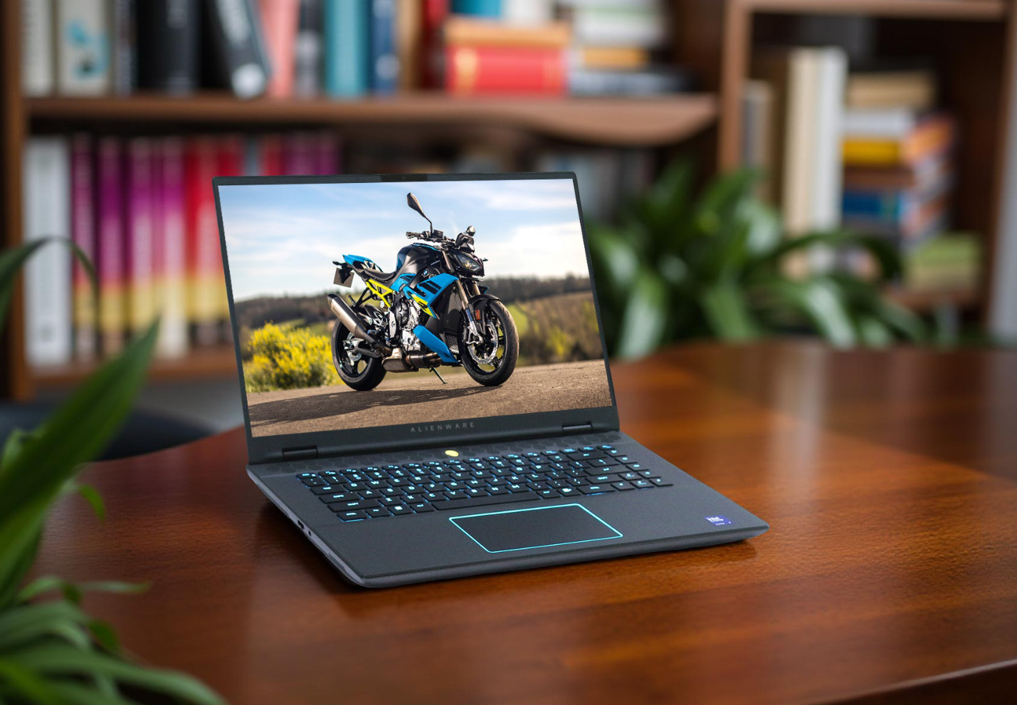 DELL ALIENWARE M16 R2 ULTRA 9 185H