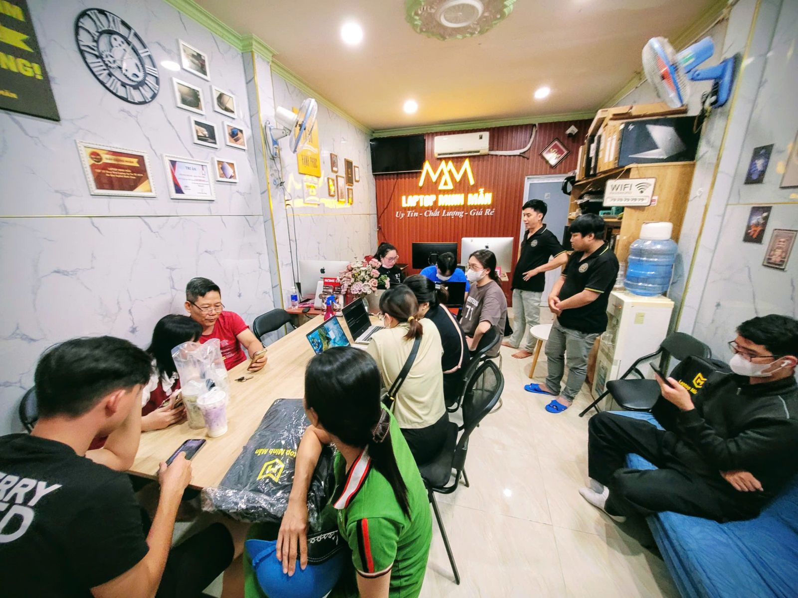 SO SÁNH CHI TIẾT THINKPAD X1 CARBON GEN 9 i7 GEN 11 VÀ DELL LATITUDE 7420 i7 CARBON