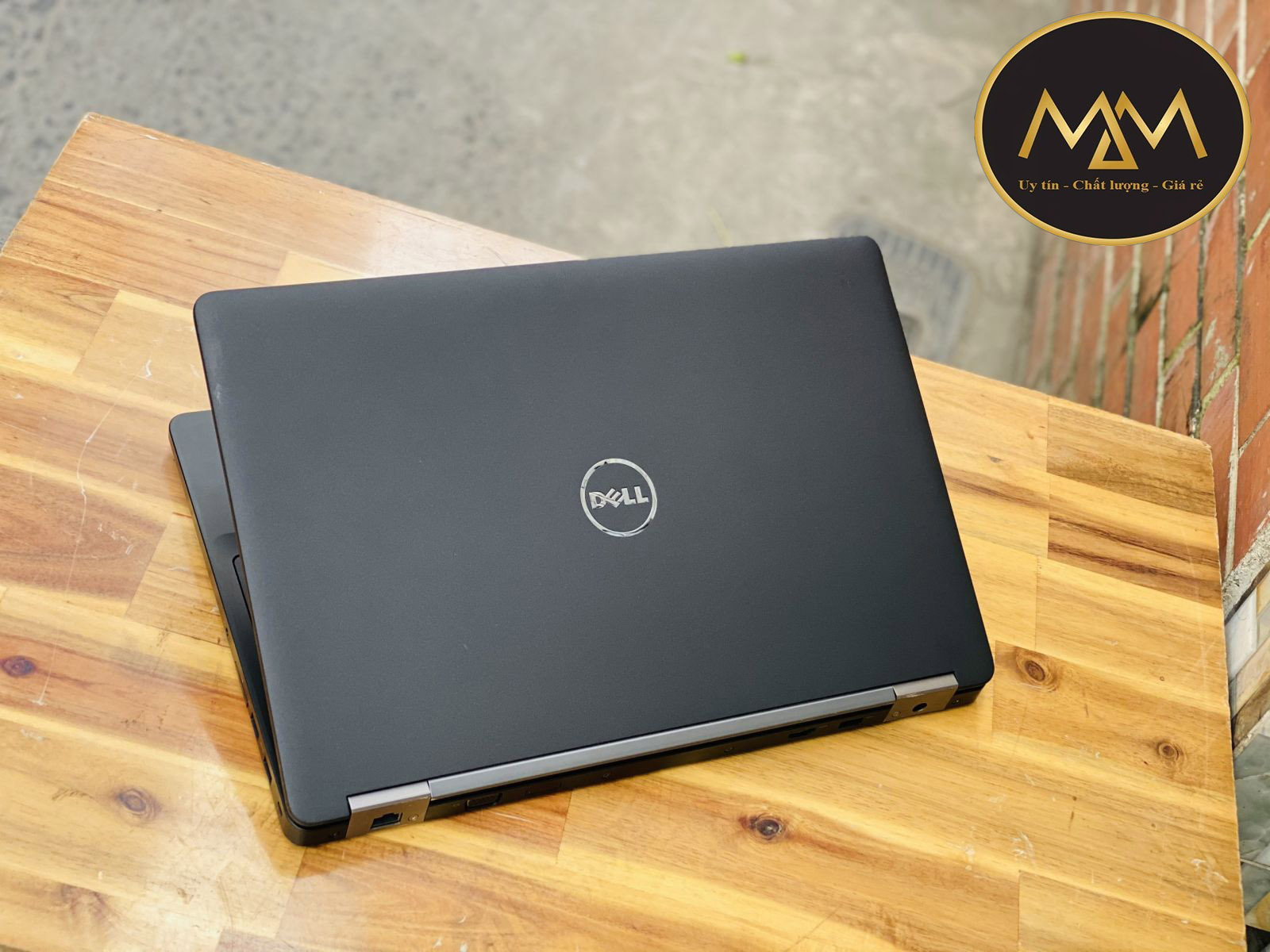 Top-10-mau-laptop-Dell-danh-cho-hoc-sinh