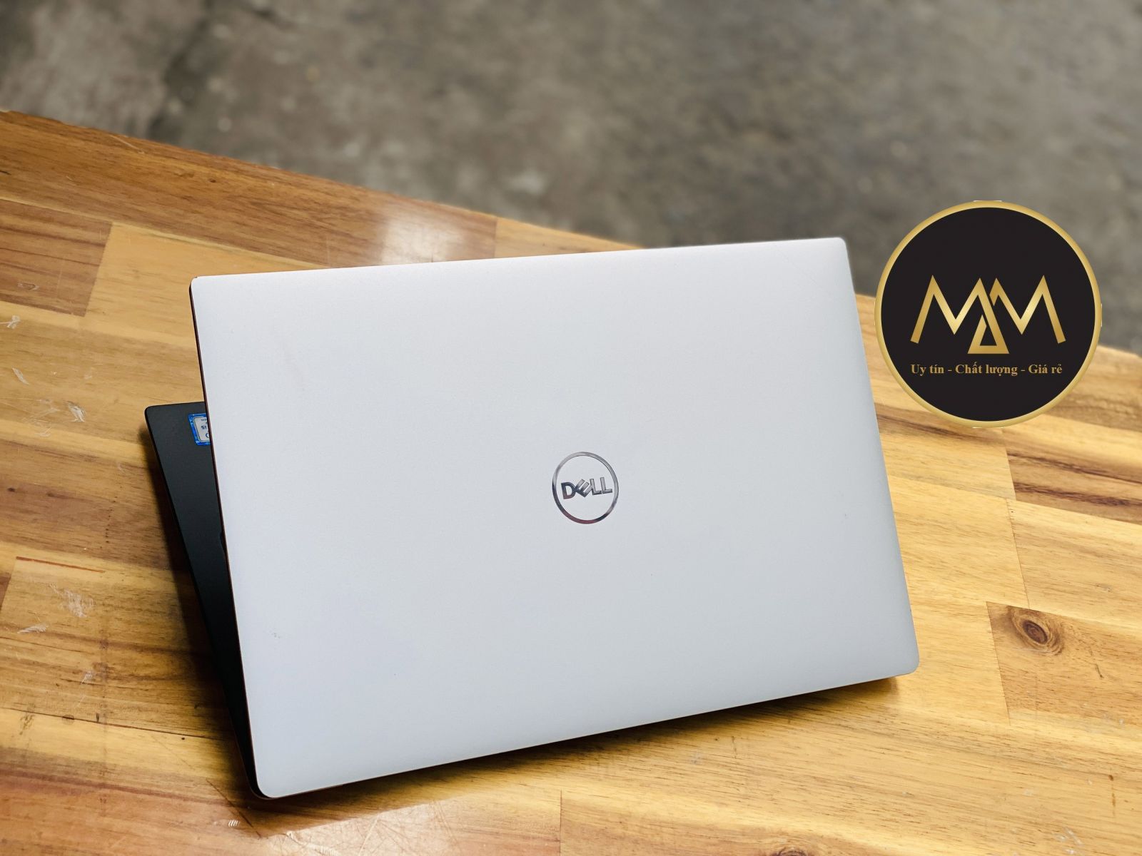 Top-10-mau-laptop-Dell-danh-cho-hoc-sinh