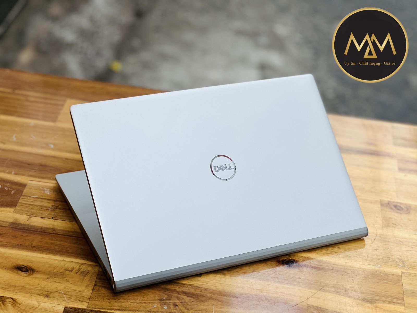 Top-10-mau-laptop-Dell-danh-cho-hoc-sinh