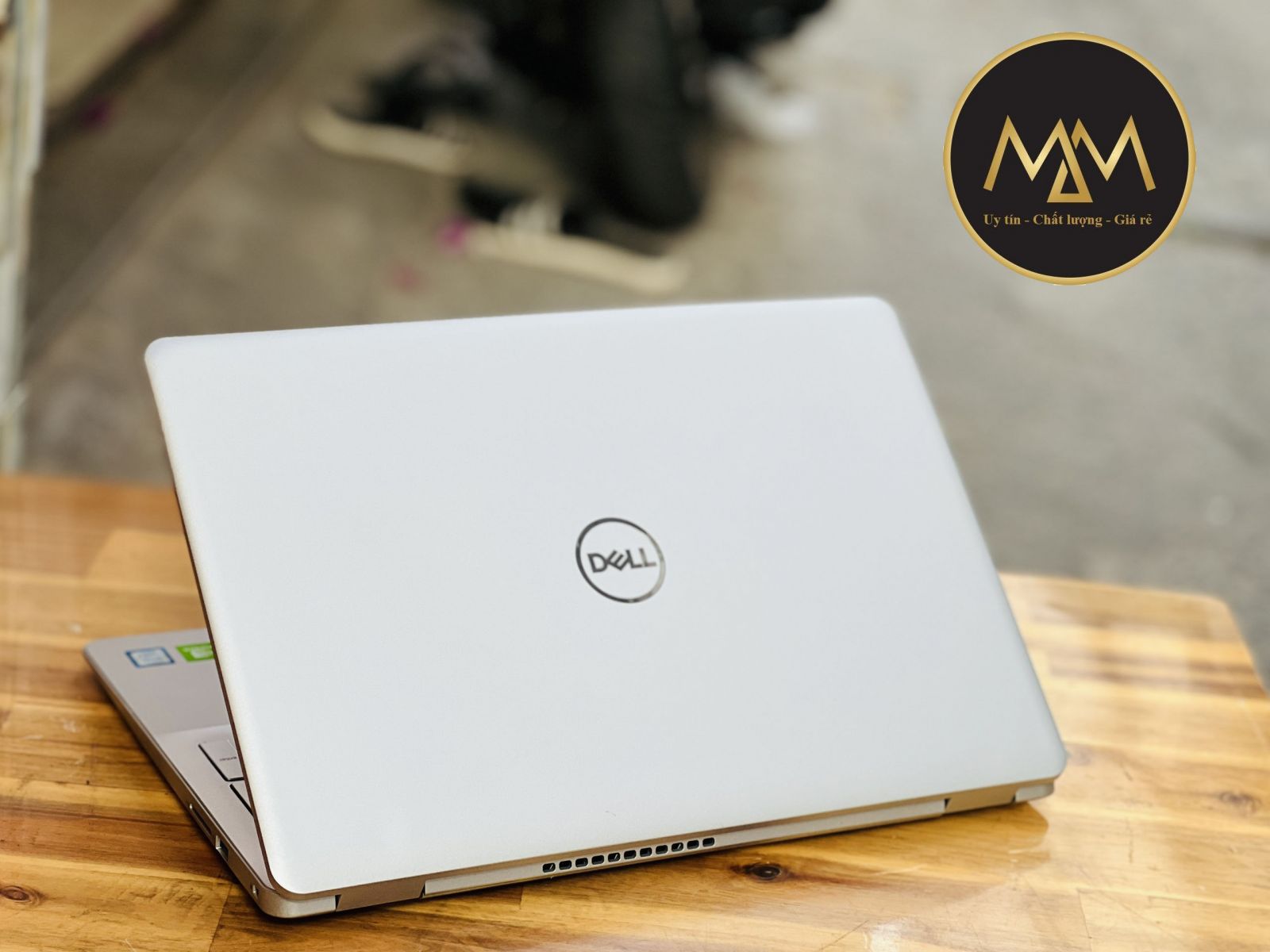 Top-10-mau-laptop-Dell-danh-cho-hoc-sinh