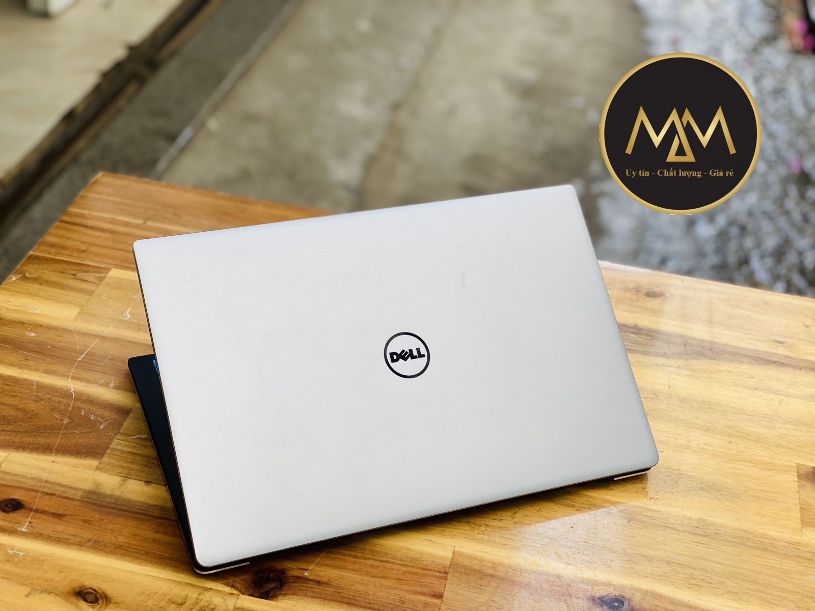 Top-10-mau-laptop-Dell-danh-cho-hoc-sinh