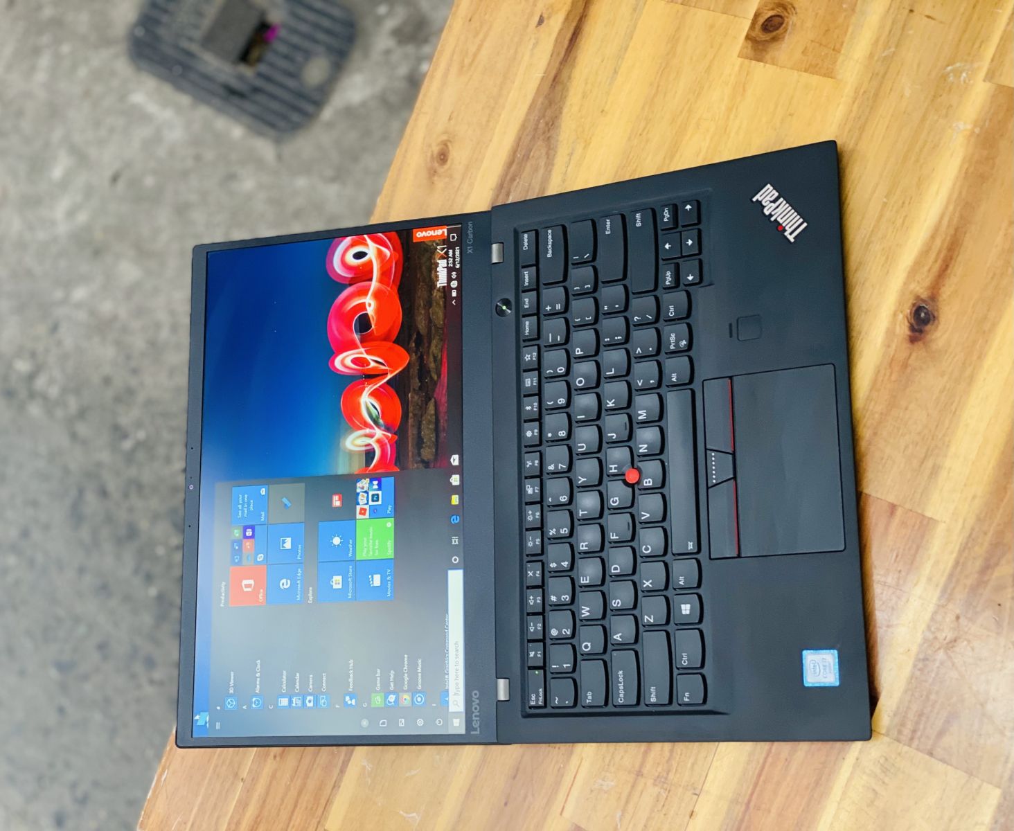Hình ảnh X1 Carbon Gen 5 i5 giá rẻ 