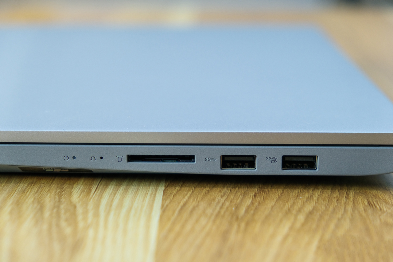 Laptop Cũ 99% LENOVO IDEAPAD SLIM 5 15IIL05 I5 1035G1/ 8GB/ SSD 256GB/ Vga MX330/ 15.6inch/ Full HD/ Giá rẻ