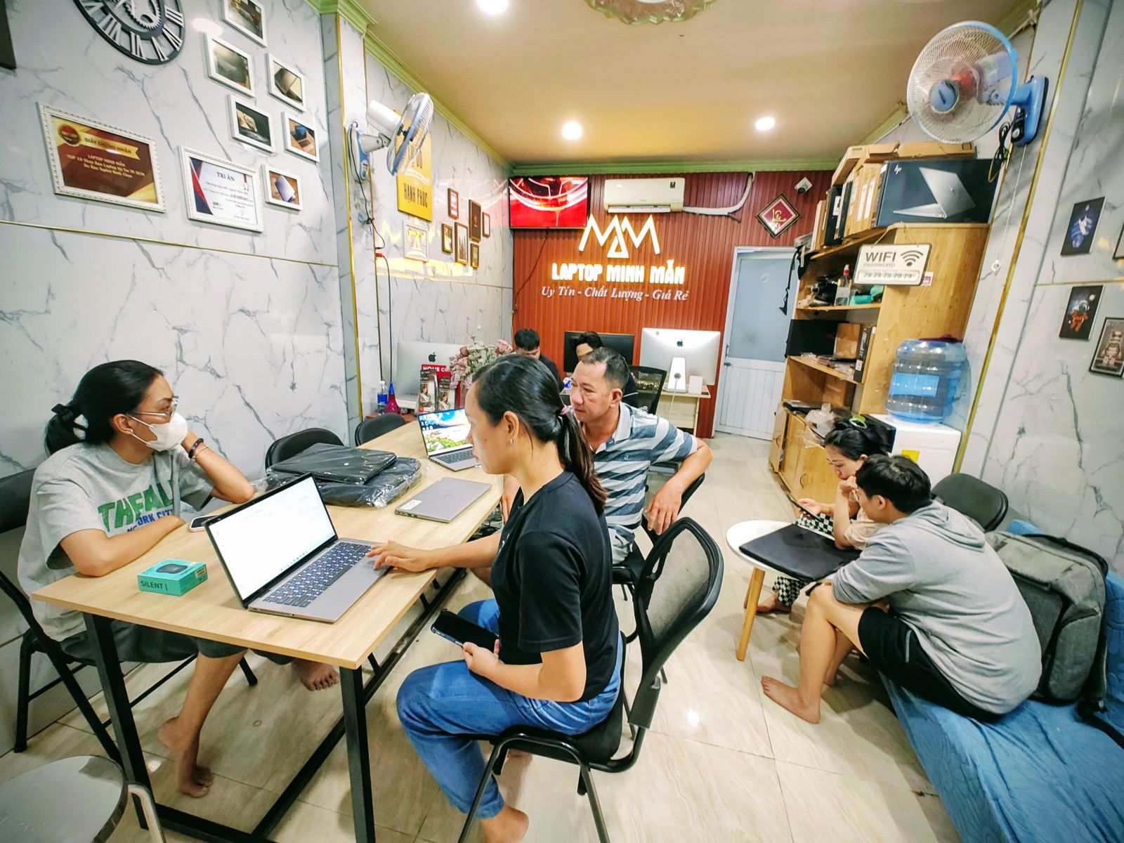 SO SÁNH DELL LATITUDE 7440 VÀ DELL INSPIRON 7440