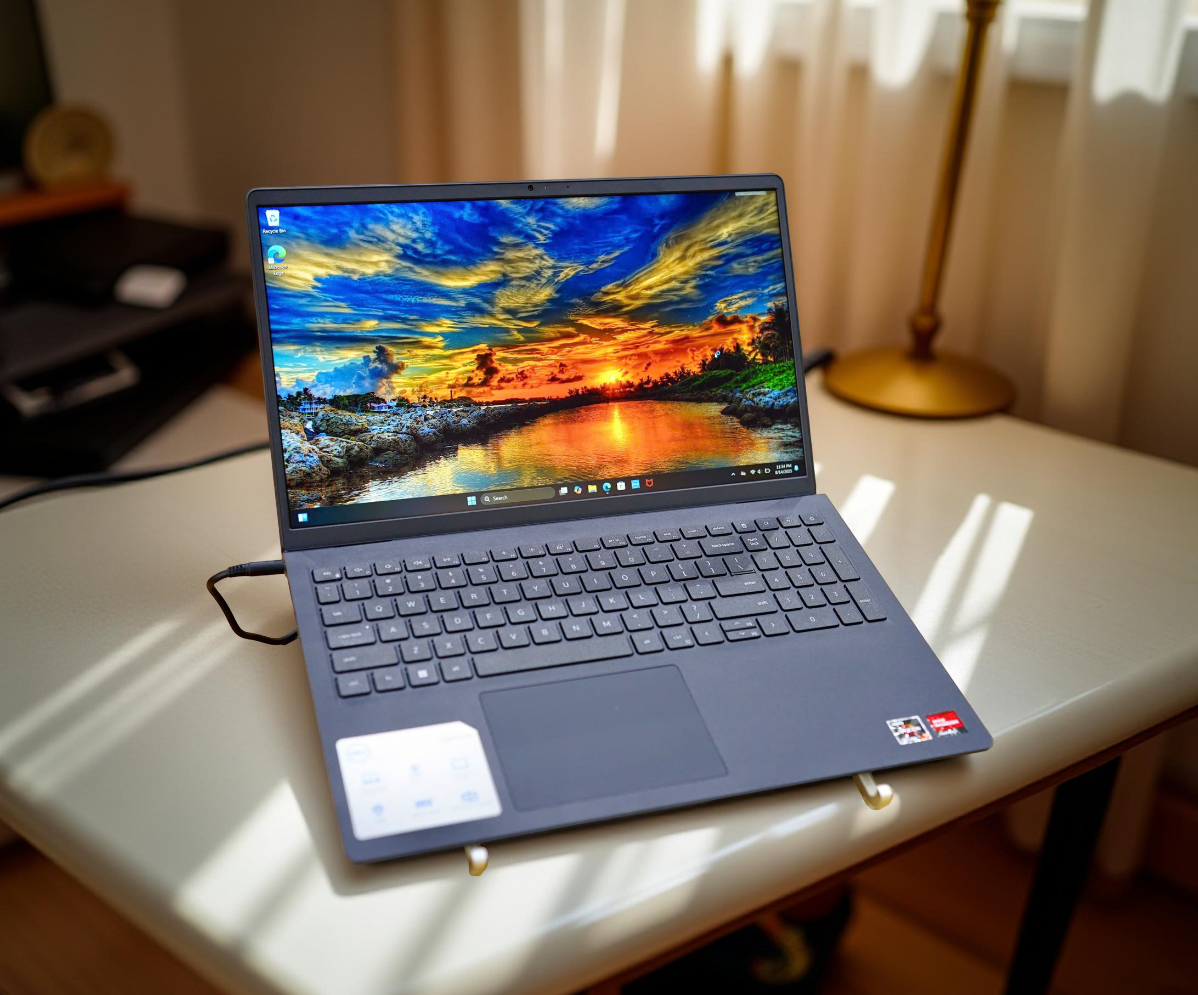 DELL INSPIRON 3535 RYZEN 7 7730U