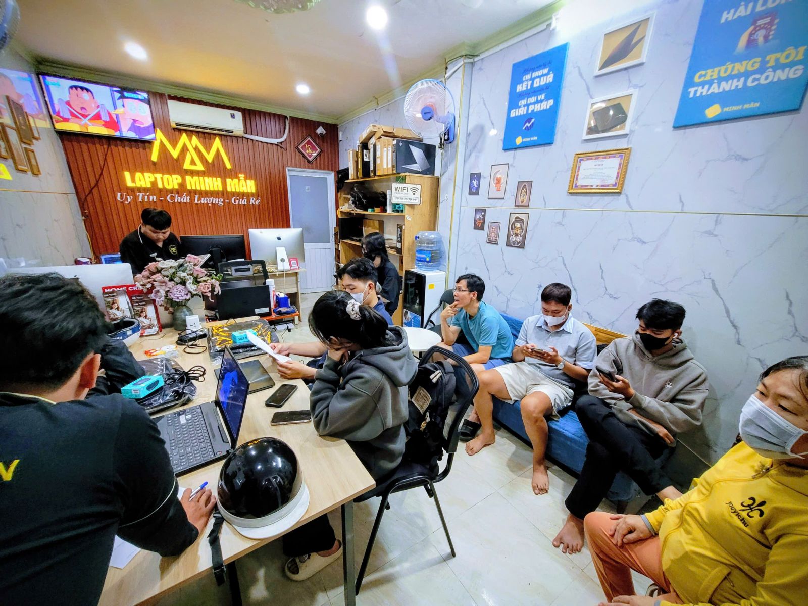 TOP 10 MẪU LAPTOP VĂN PHÒNG ĐÁNG MUA 2026