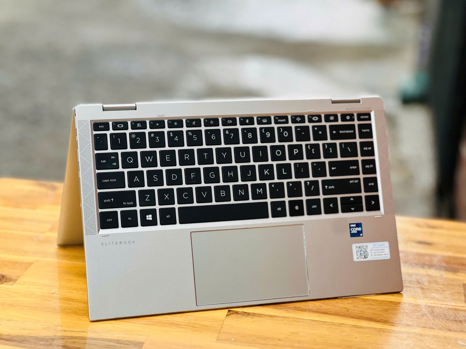 HP ELITEBOOK X360 1040 G8