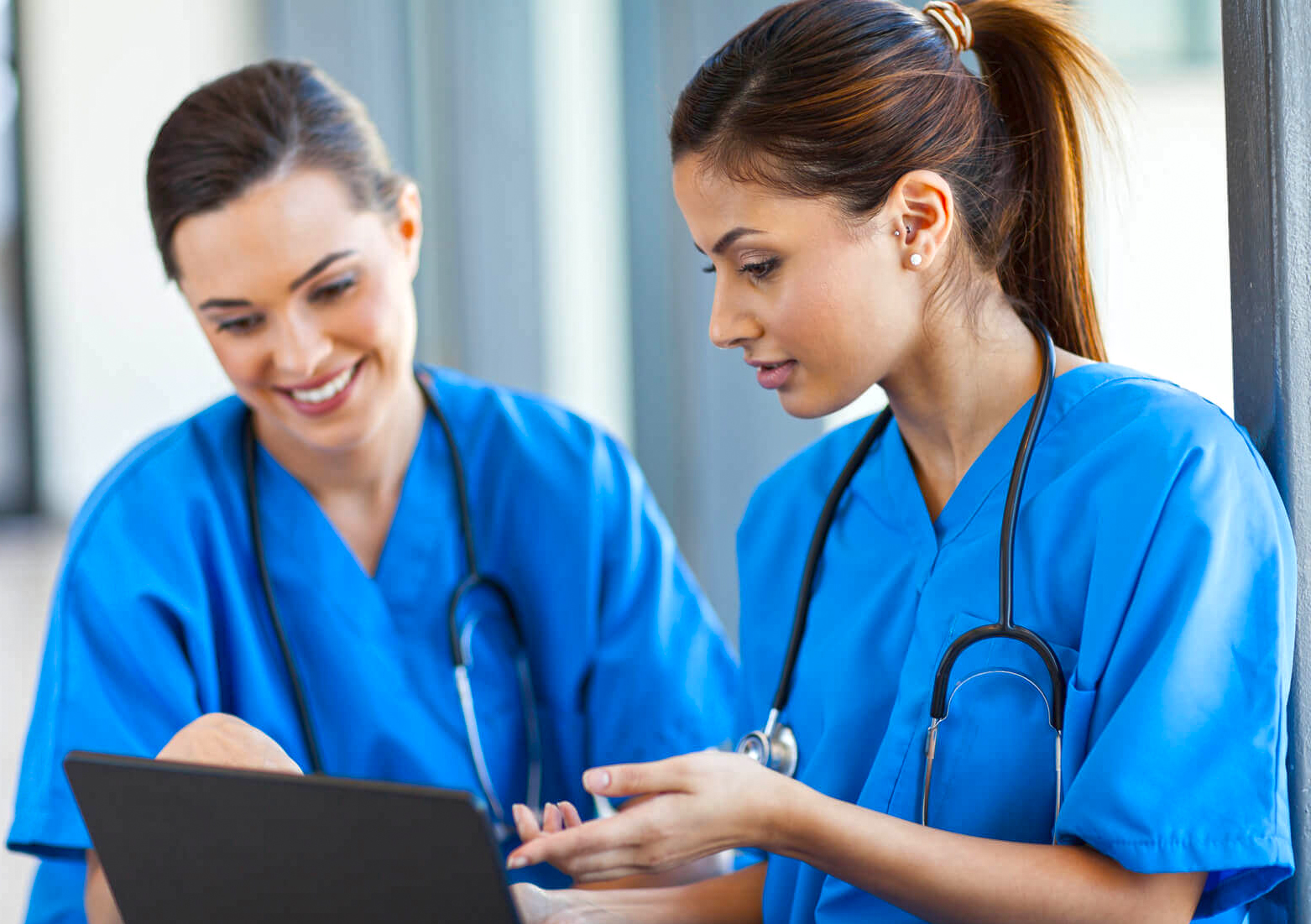 LAPTOP CŨ CHO SINH VIÊN NGÀNH ĐIỀU DƯỠNG