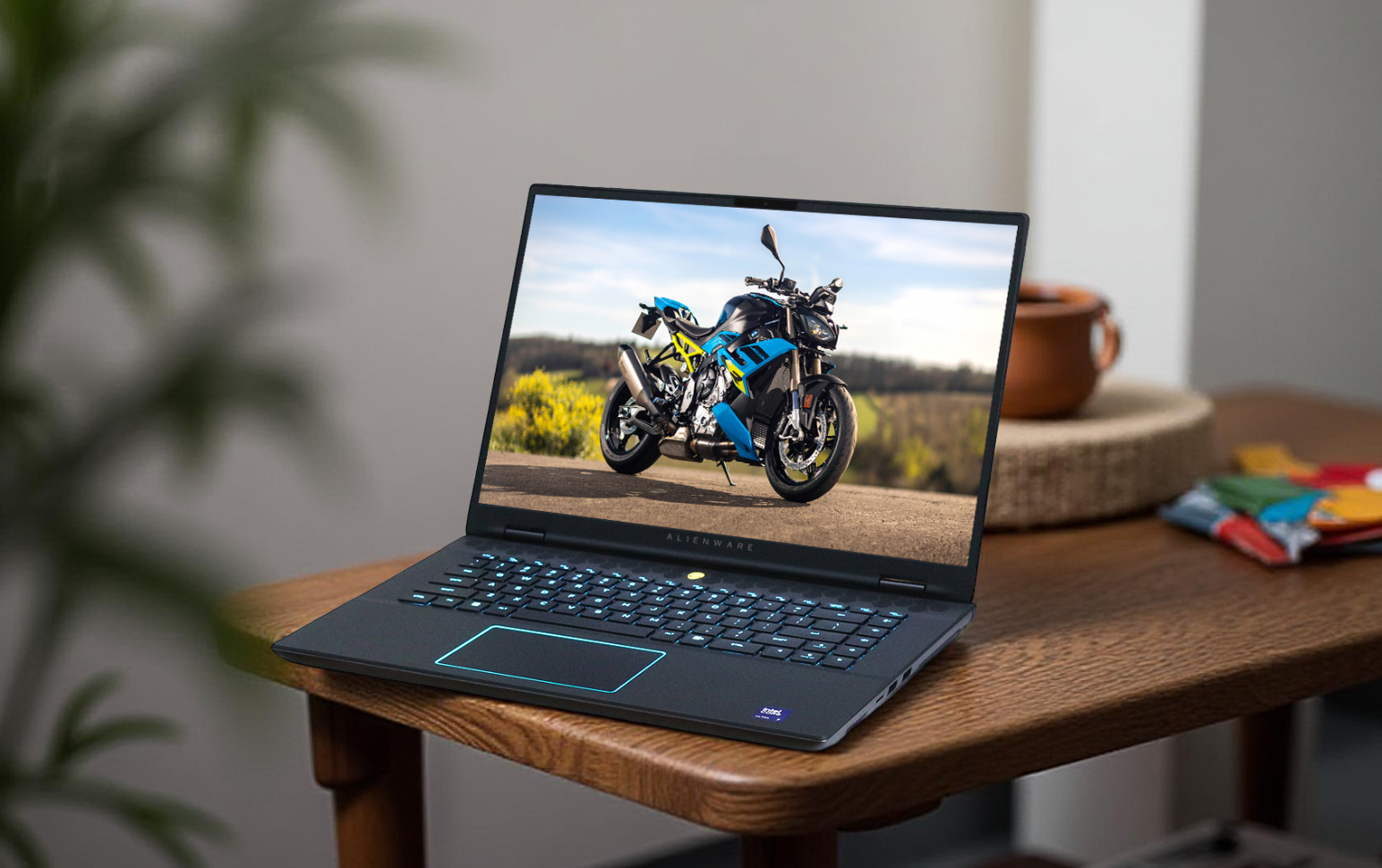 DELL ALIENWARE M16 R2 ULTRA 9 185H