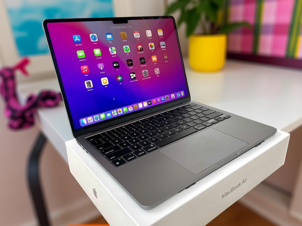 MACBOOK AIR M2