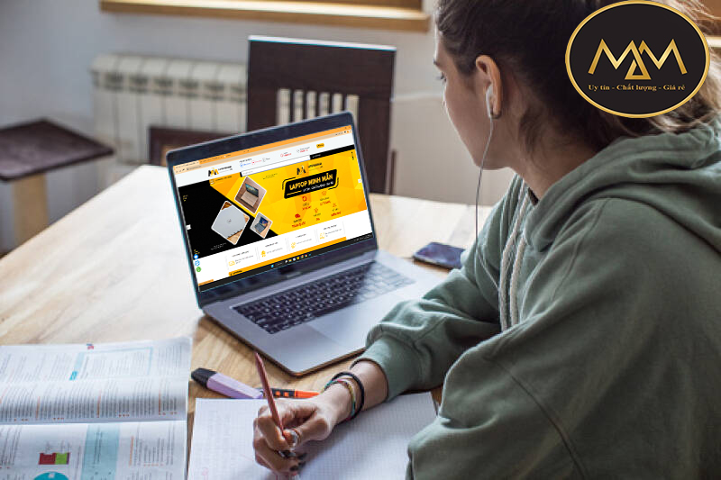 Laptop-cũ-dành-cho-kế-toán
