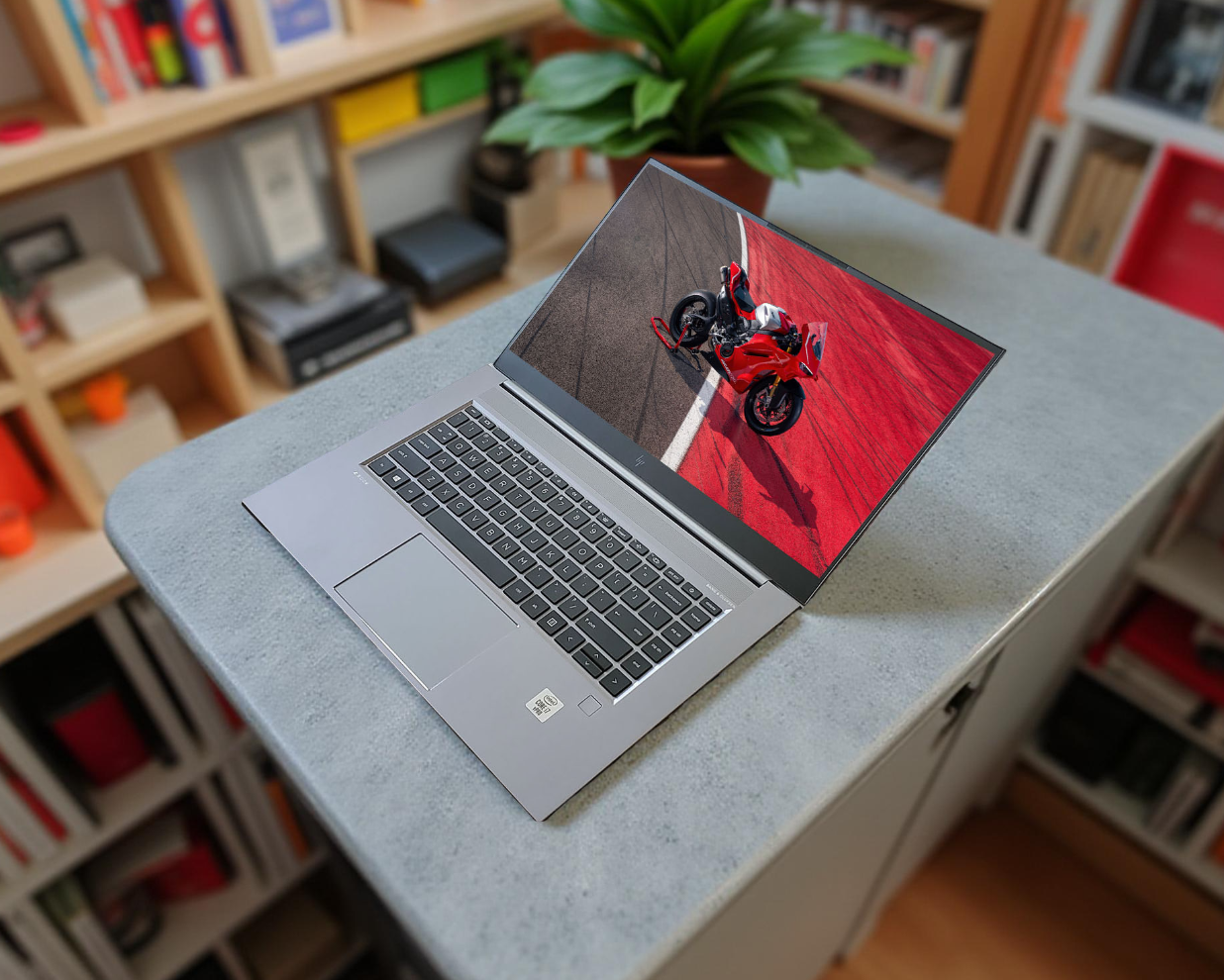 HP ZBOOK STUDIO 15 G7 i7 10850H