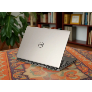 LAPTOP DELL PRECISION 7560 XEON W-11855M QUADRO T1200 4GB 15.6 INCH FHD KHỦNG LONG ĐỒ HỌA GIÁ RẺ