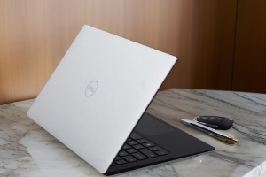 Dell XPS 13 9305 Core i5 1135G7 RAM 8GB SSD 256GB 13inch Fhd Màu Bạc Giá Rẻ