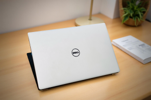 LAPTOP DELL XPS 13 9360 i5 8250U 13.3 INCH FHD VỎ NHÔM SIÊU MỎNG NHẸ GIÁ RẺ