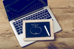 MUA LAPTOP CŨ GIAO HÀNG TẬN NƠI UY TÍN GIÁ RẺ QUẬN 3