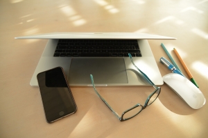 MUA LAPTOP CŨ GIAO HÀNG TẬN NƠI UY TÍN GIÁ RẺ QUẬN 7