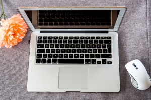 MUA LAPTOP CŨ GIAO HÀNG TẬN NƠI UY TÍN GIÁ RẺ QUẬN 10