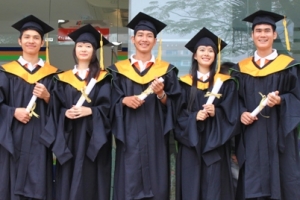 Mua laptop cũ giá rẻ cho sinh viên