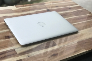 Laptop nhỏ gọn cấu hình mạnh